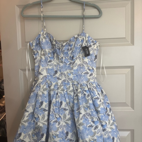 Astr Dresses & Skirts - Astr Blue Floral Sweetheart Mini Dress